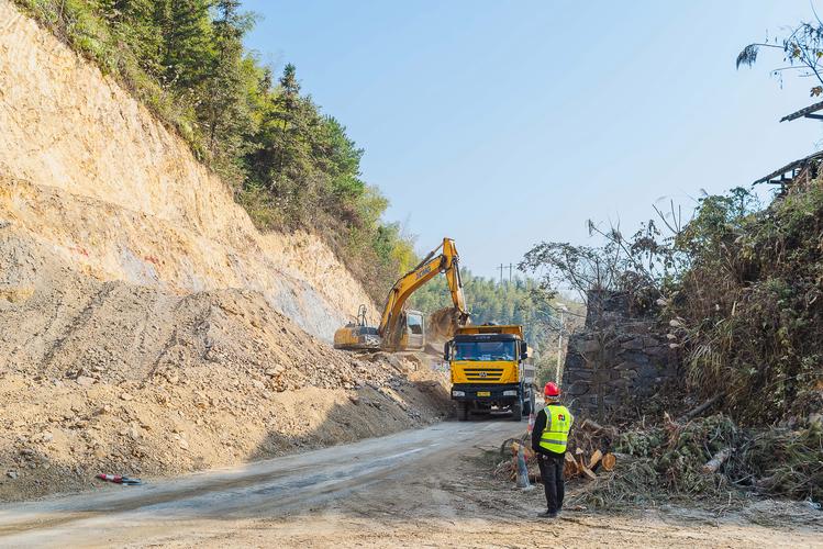 s342 会同县九洞口至大石板公路(一,二期)工程建设项目稳步推进